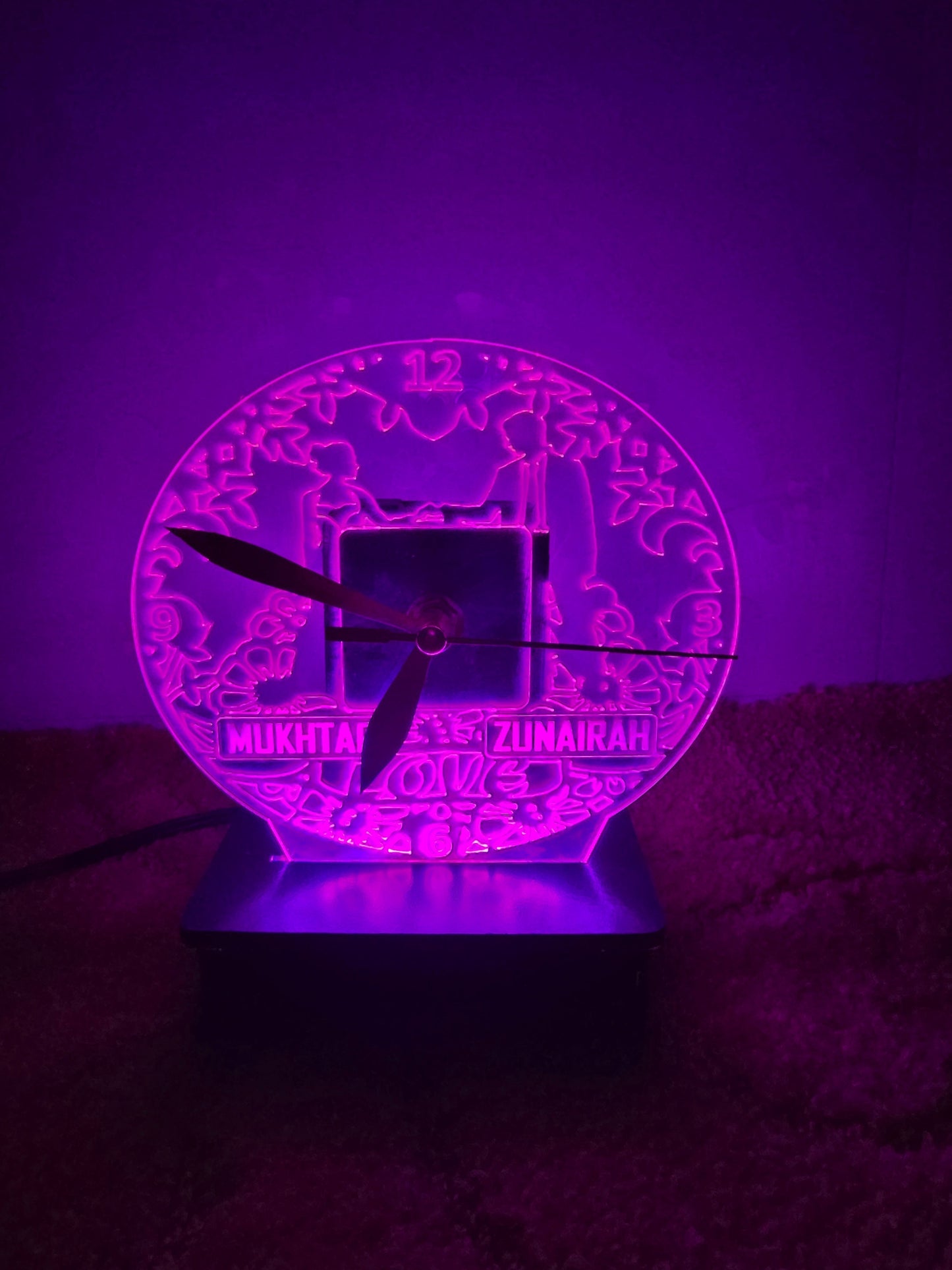 041 -Couple Clock customised Lamp